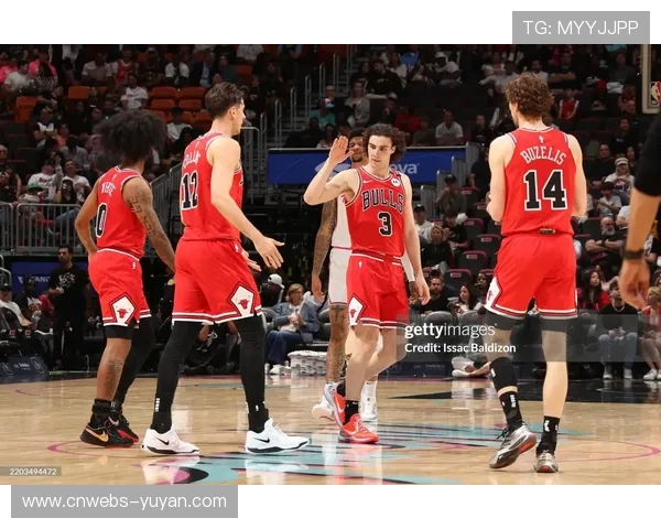 热火客场击败公牛，阿德巴约30分12篮板统治内线